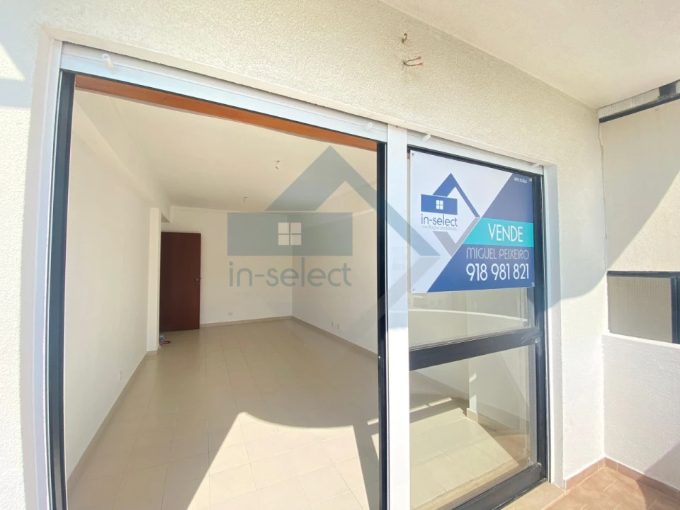 Apartamento T2 para Venda em Quarteira Foto 3