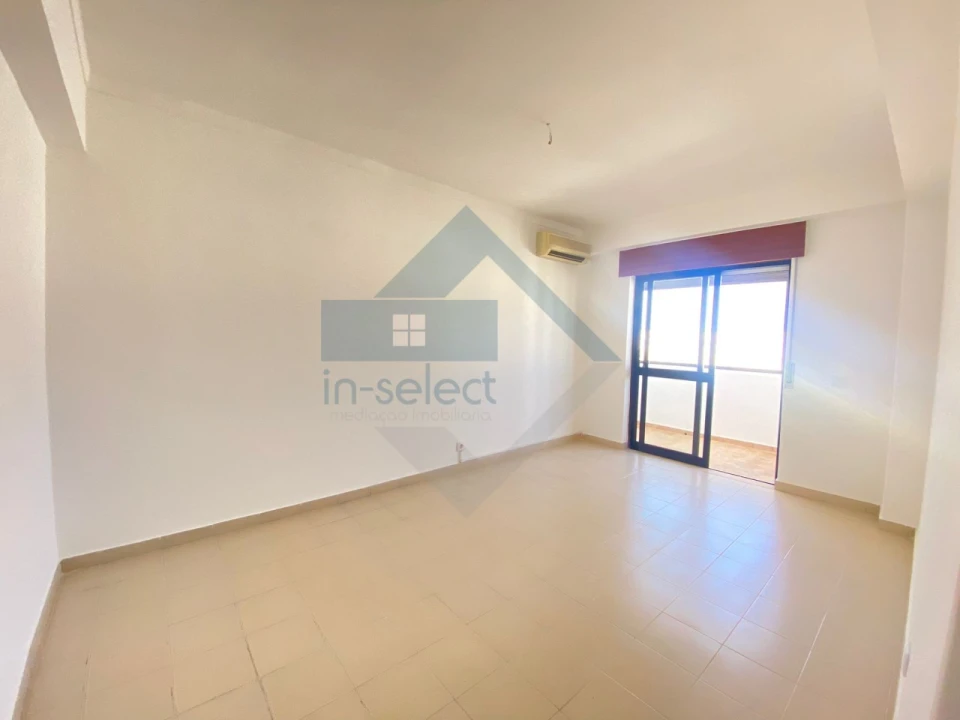 Apartamento T2 para Venda em Quarteira Foto 5