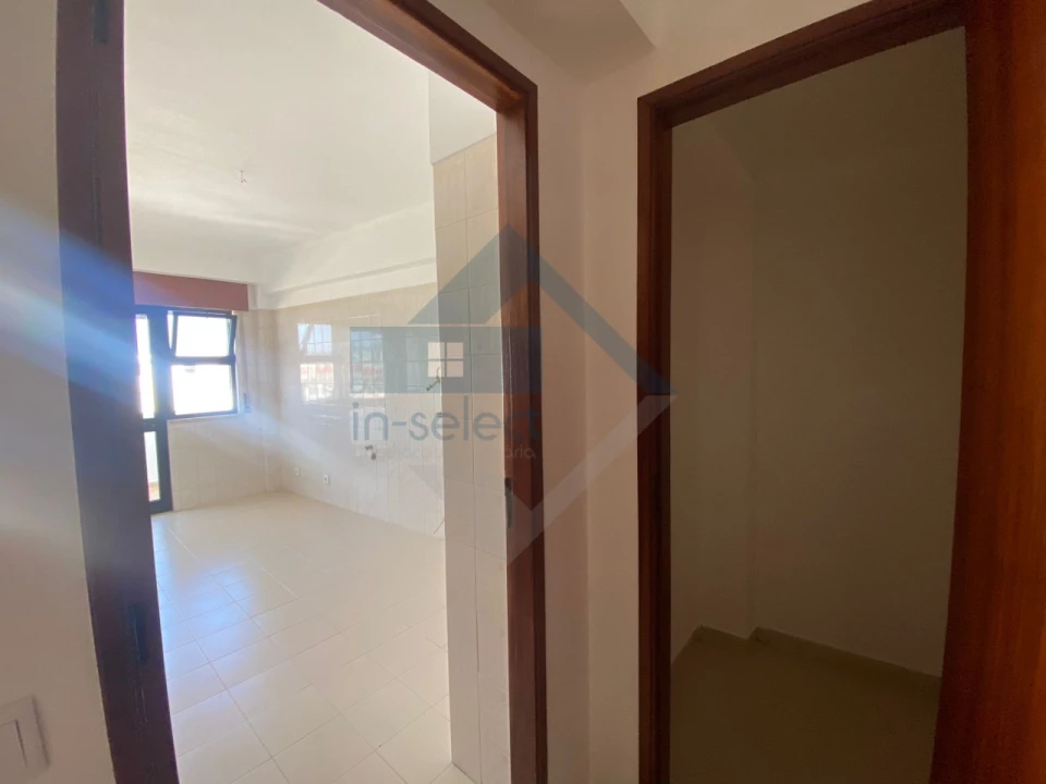 Apartamento T2 para Venda em Quarteira Foto 13