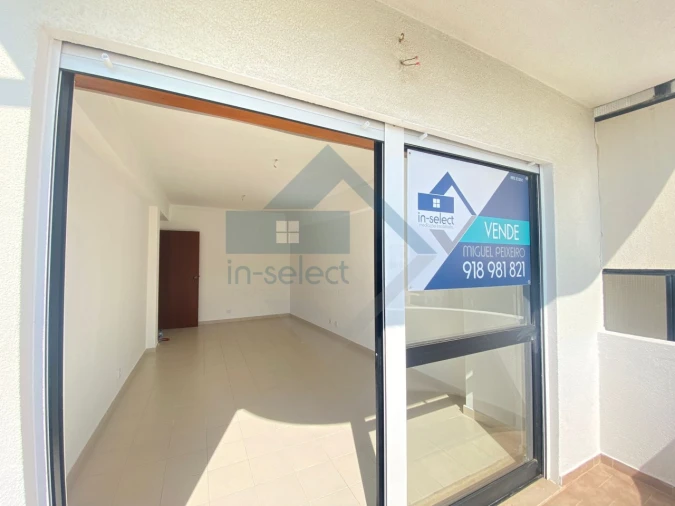 Apartamento T2 para Venda em Quarteira Foto 3