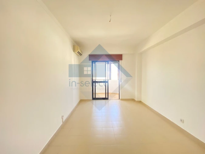 Apartamento T2 para Venda em Quarteira Foto 6