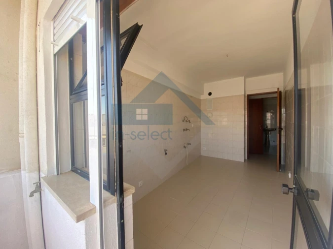 Apartamento T2 para Venda em Quarteira Foto 10