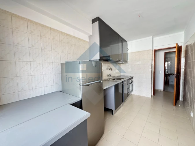 Apartamento T2 para Venda em Quarteira Foto 11