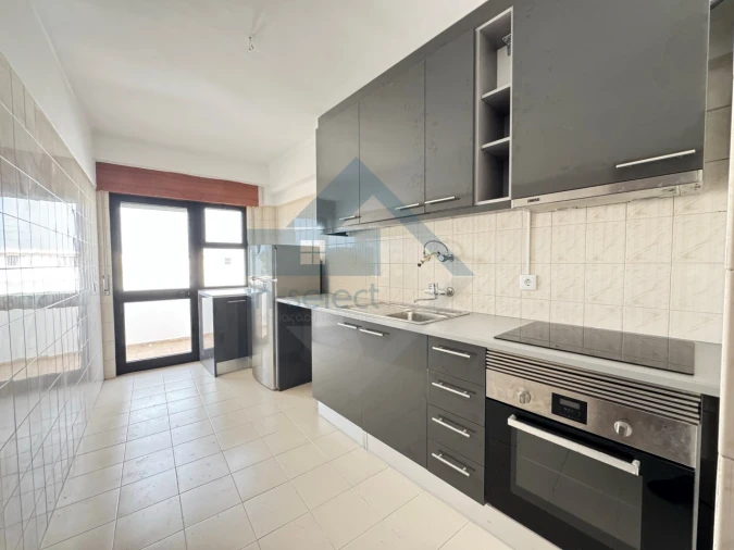 Apartamento T2 para Venda em Quarteira Foto 12