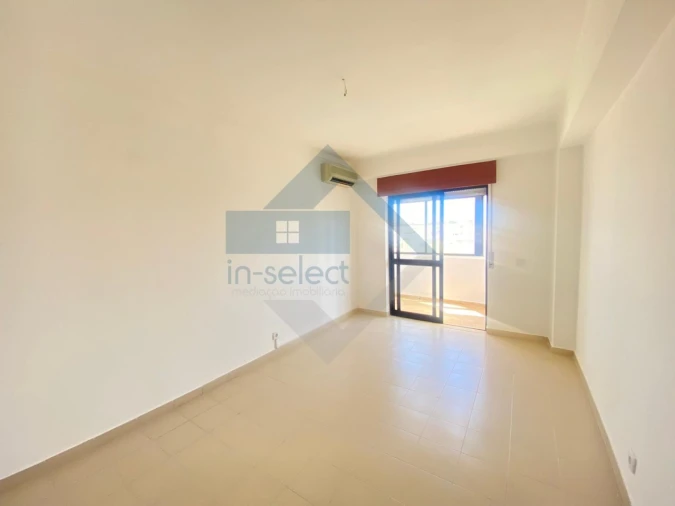 Apartamento T2 para Venda em Quarteira Foto 19