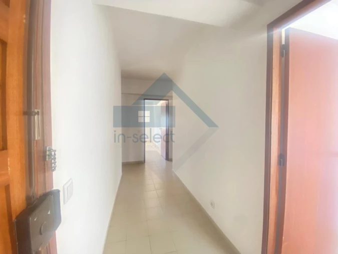 Apartamento T2 para Venda em Quarteira Foto 23