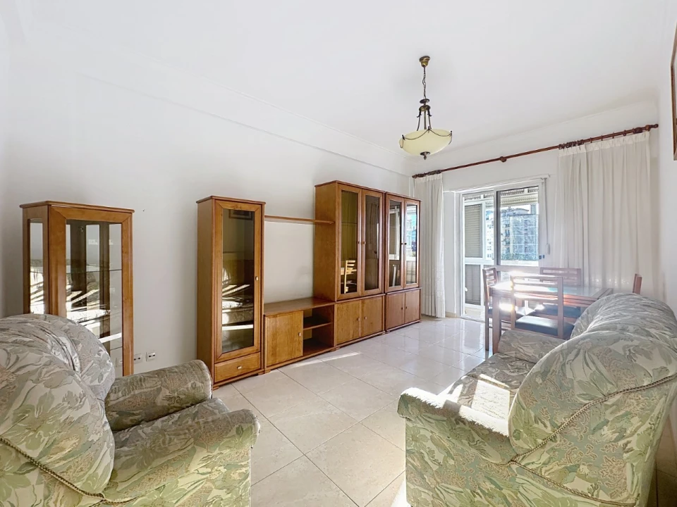 Apartamento T2 para Arrendamento em Águas Livres Foto 4