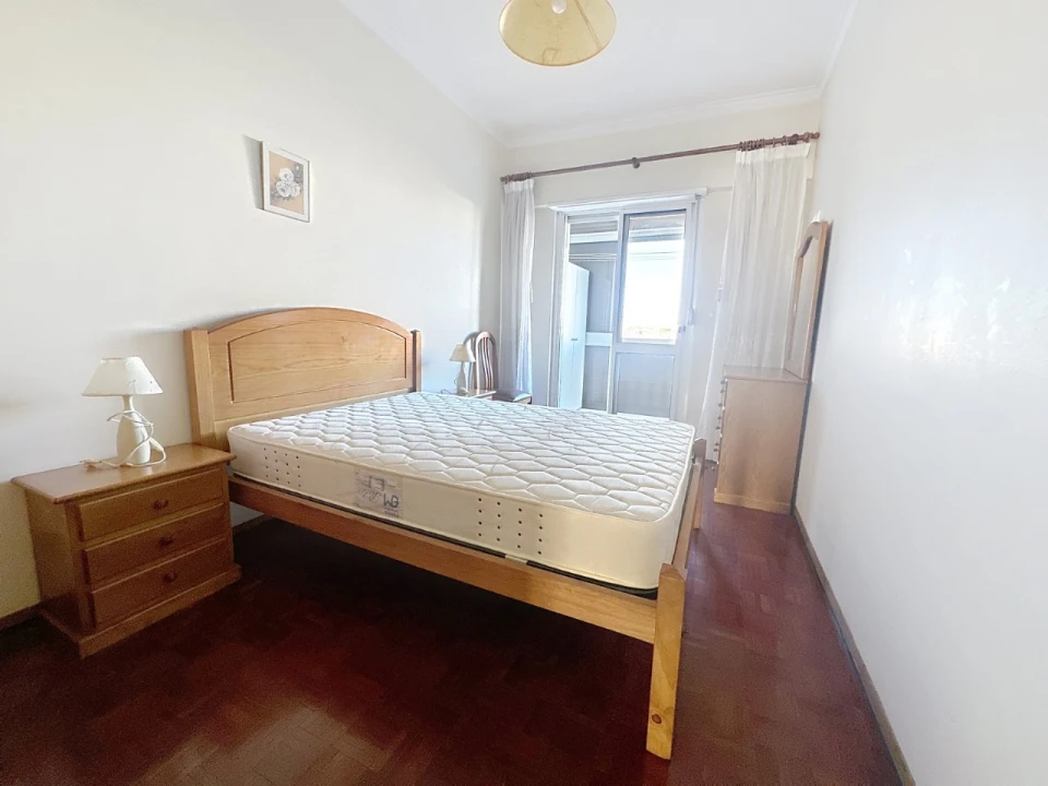 Apartamento T2 para Arrendamento em Águas Livres Foto 9