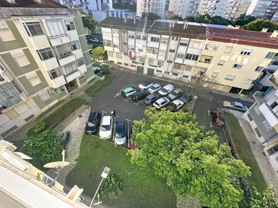 Apartamento T2 para Arrendamento em Águas Livres Foto 21