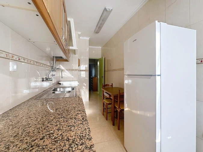 Apartamento T2 para Arrendamento em Águas Livres Foto 3