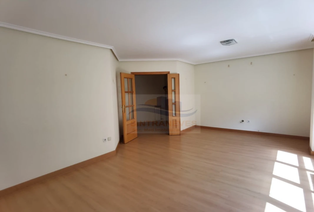 Apartamento T4 para Venda em Alhos Vedros Foto 9