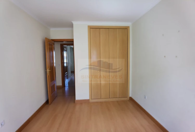 Apartamento T4 para Venda em Alhos Vedros Foto 13