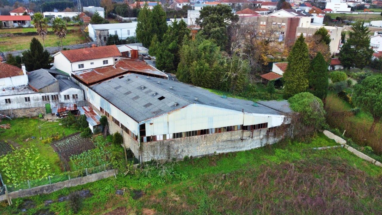 Terreno para Venda em Carvalhosa Foto 12