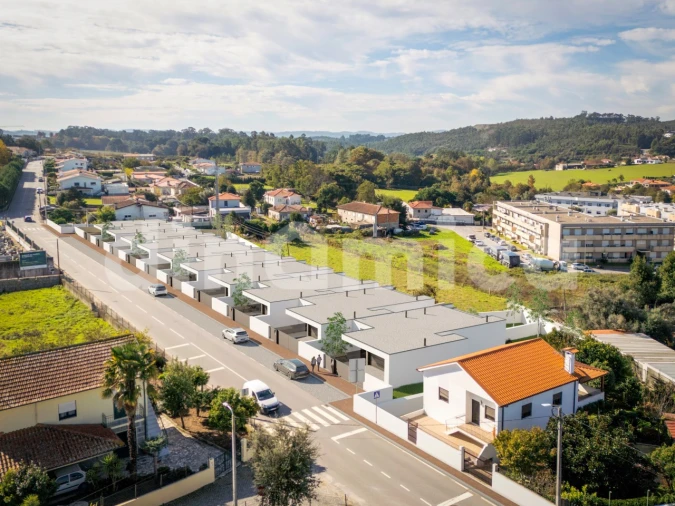 Moradia T3 para Venda em Esmeriz e Cabeçudos