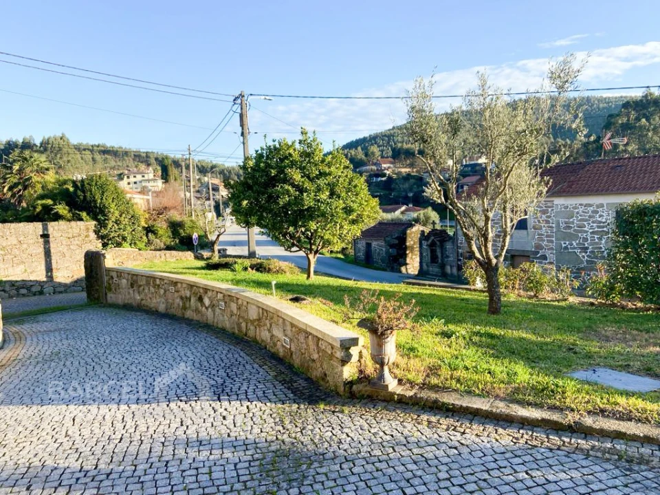 Moradia T2 para Venda em Vila Cova e Feitos Foto 4