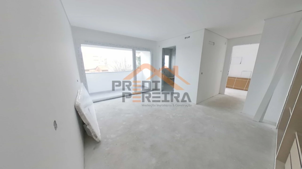 Moradia T4 para Venda em Pontinha e Famões Foto 7