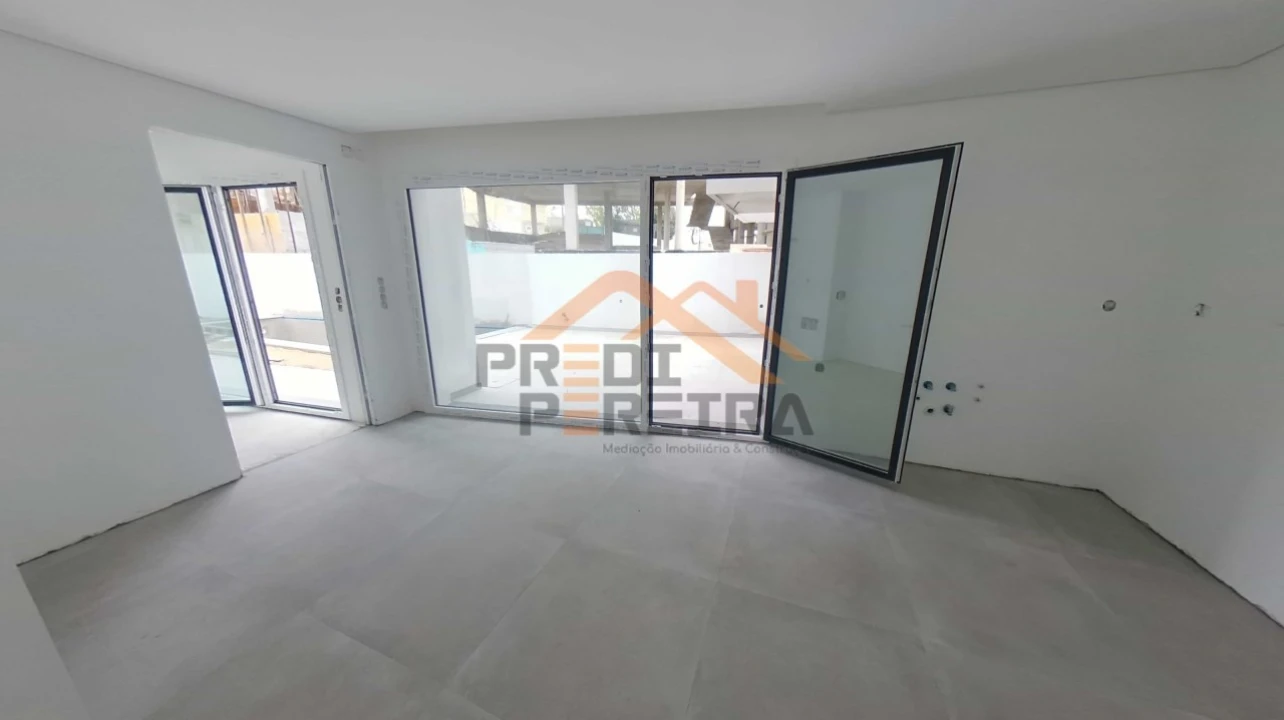 Moradia T4 para Venda em Pontinha e Famões Foto 14