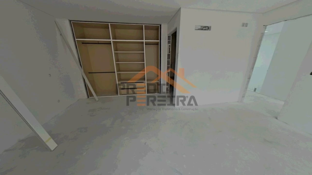 Moradia T4 para Venda em Pontinha e Famões Foto 22