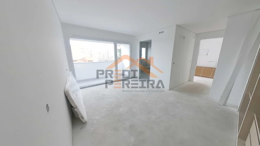 Moradia T4 para Venda em Pontinha e Famões Foto 7