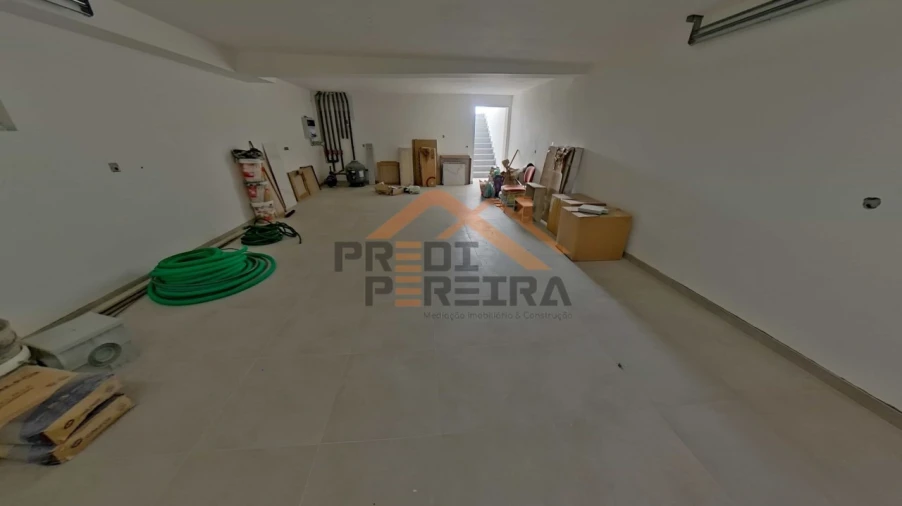 Moradia T4 para Venda em Pontinha e Famões Foto 19