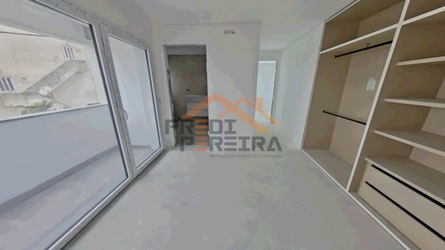 Moradia T4 para Venda em Pontinha e Famões Foto 35