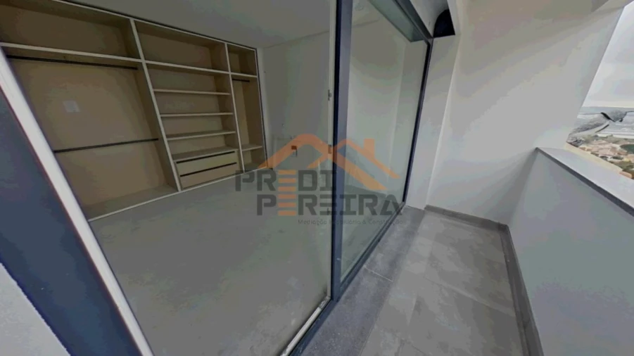 Moradia T4 para Venda em Pontinha e Famões Foto 36