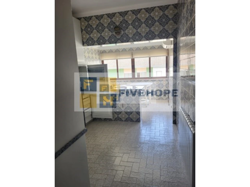 Apartamento T3 para Venda em Santa Clara e Castelo Viegas Foto 4