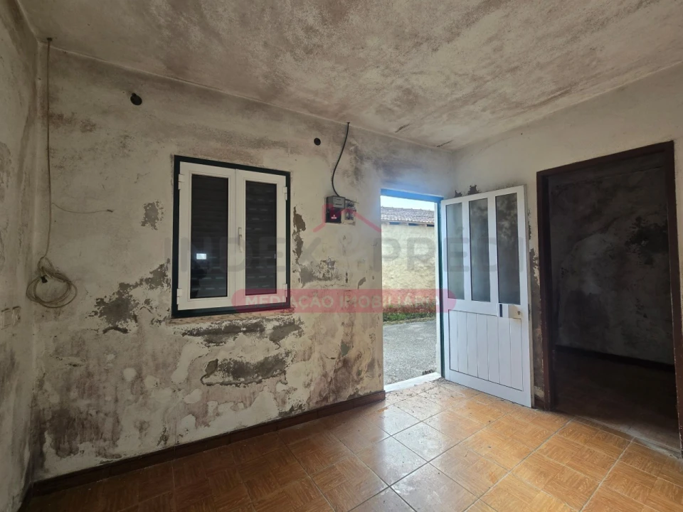 Moradia T3 para Venda em Vacariça Foto 2