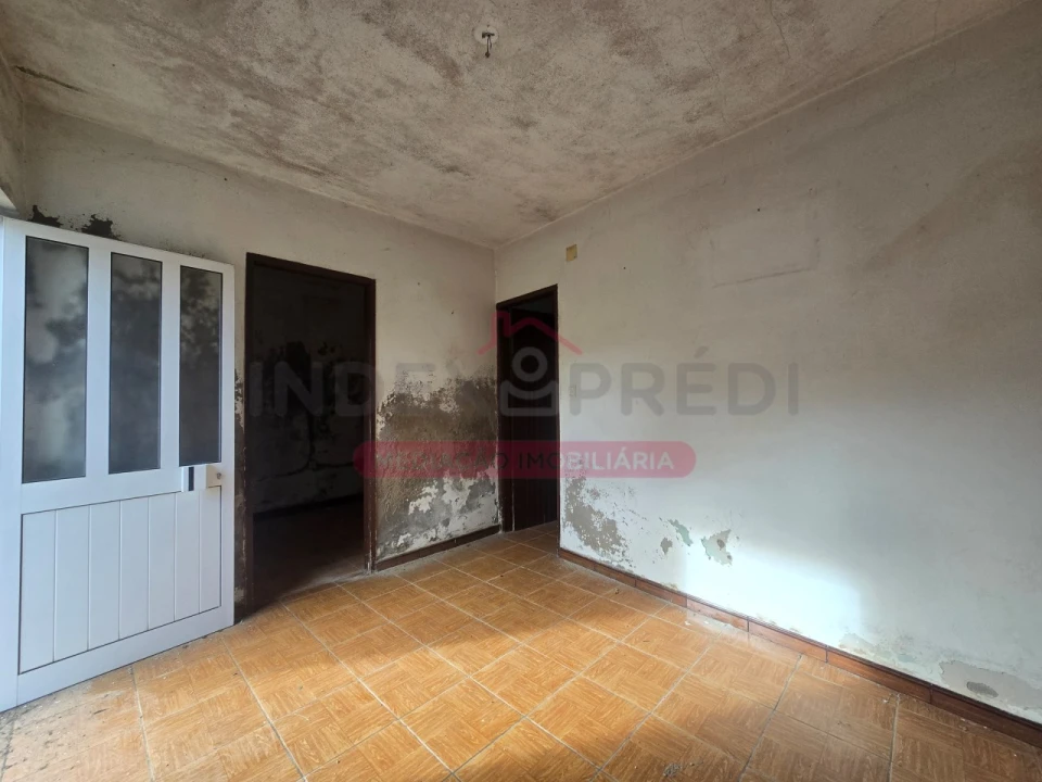 Moradia T3 para Venda em Vacariça Foto 4