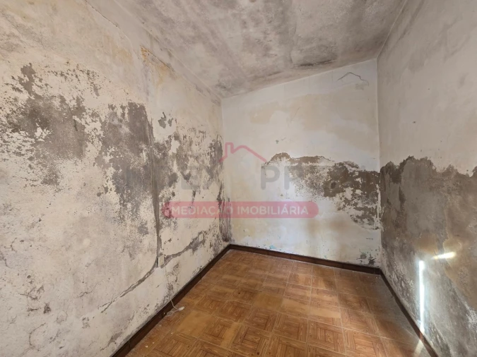 Moradia T3 para Venda em Vacariça Foto 5