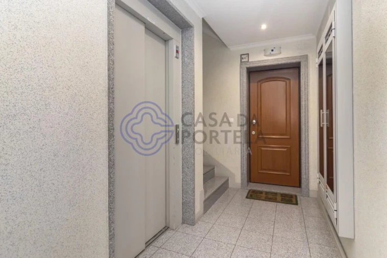 Apartamento T3 para Venda em Alcochete Foto 3