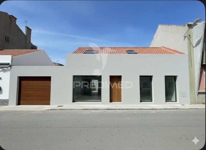 Moradia T3 para Venda em Baixa da Banheira e Vale da Amoreira