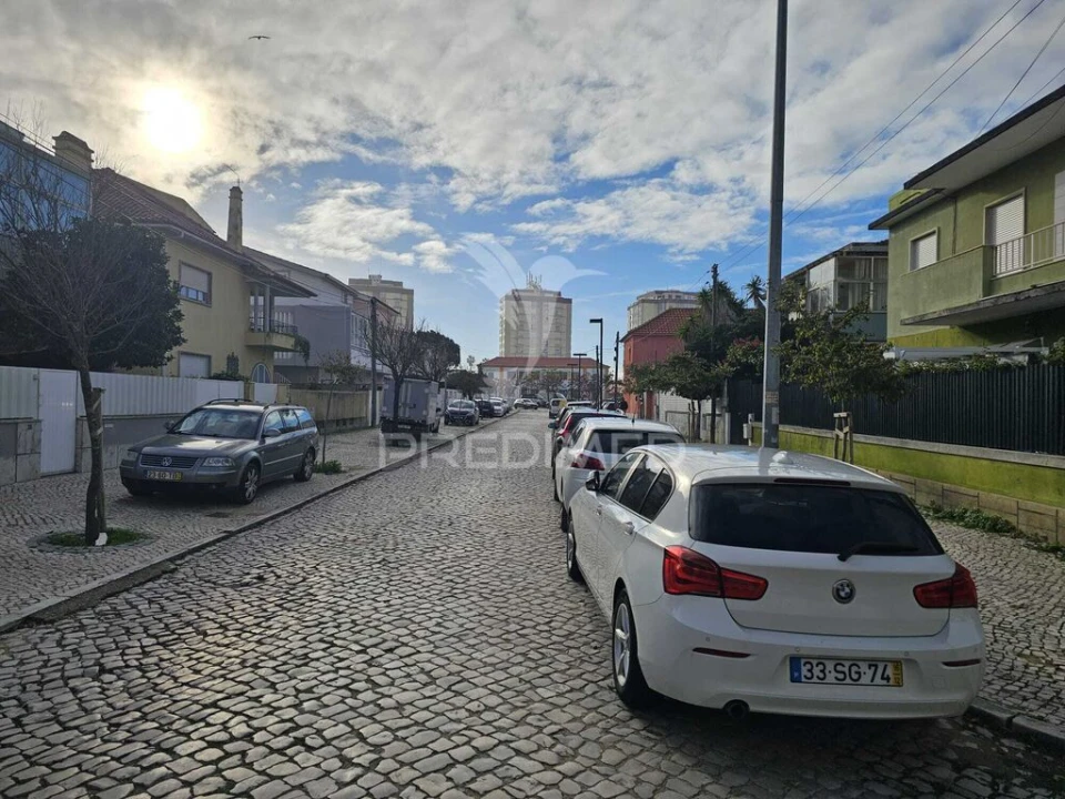 Apartamento T2 para Venda em Costa da Caparica Foto 19