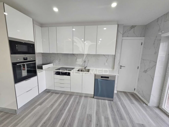 Apartamento T2 para Venda em Costa da Caparica Foto 3