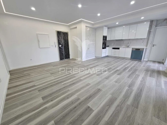 Apartamento T2 para Venda em Costa da Caparica Foto 14