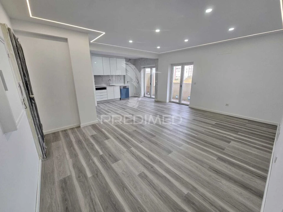 Apartamento T2 para Venda em Costa da Caparica Foto 2