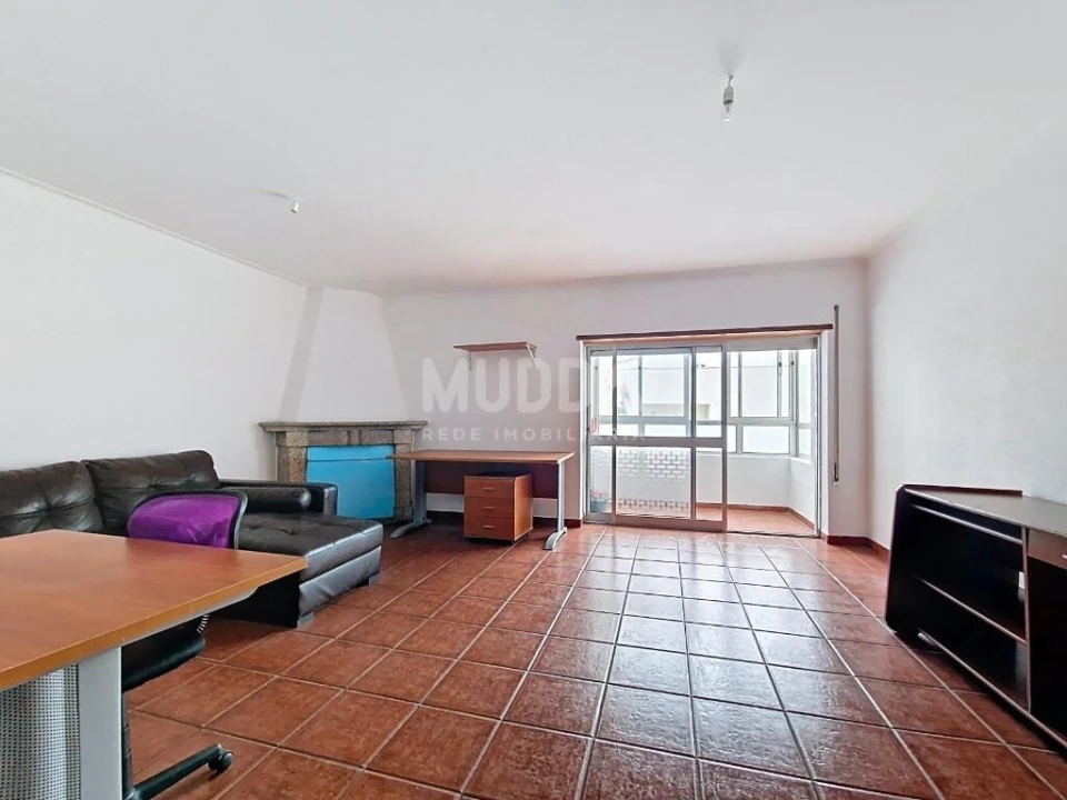 Apartamento T3 para Venda em Sé, Santa Maria e Meixedo Foto 2