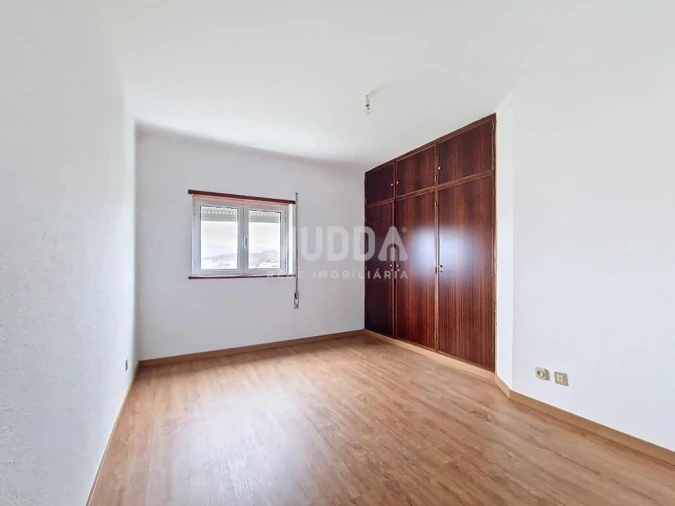 Apartamento T3 para Venda em Sé, Santa Maria e Meixedo Foto 3