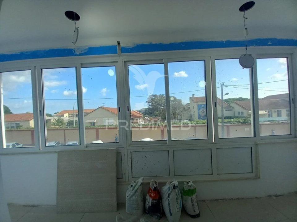 Apartamento T4 para Venda em Laranjeiro e Feijó Foto 10