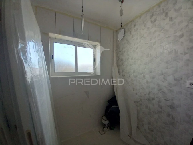 Apartamento T4 para Venda em Laranjeiro e Feijó Foto 16