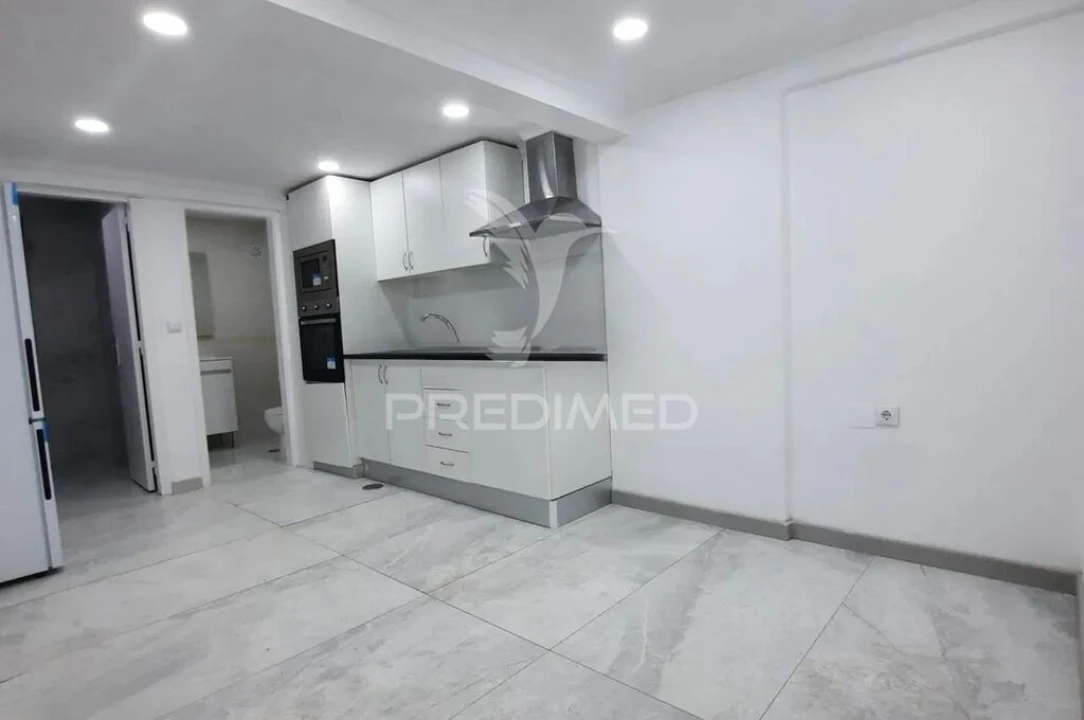 Apartamento T1 para Venda em Corroios Foto 3