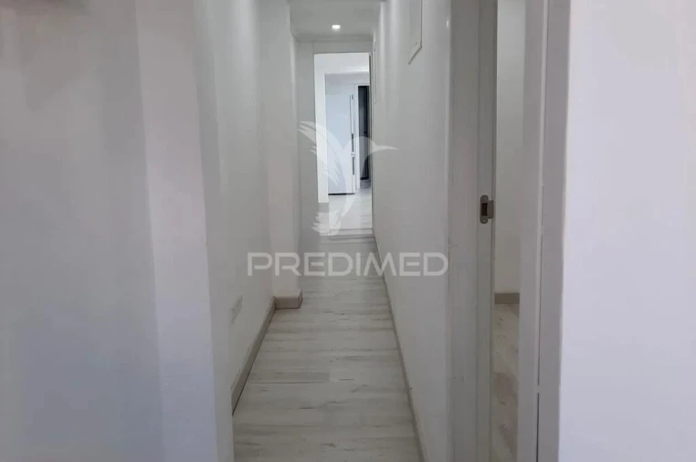 Apartamento T1 para Venda em Corroios Foto 9