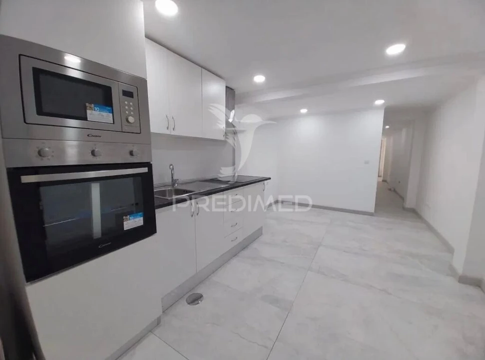 Apartamento T1 para Venda em Corroios Foto 1