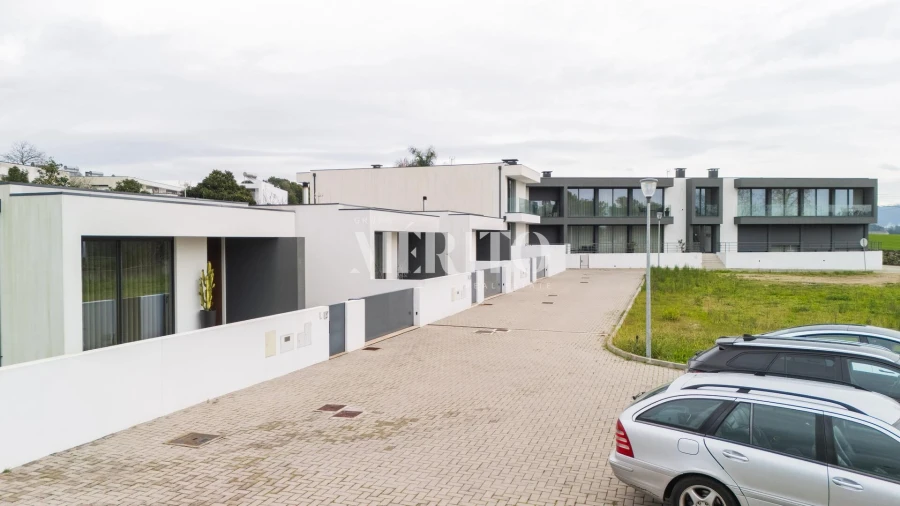 Moradia T3 para Venda em Manhente Foto 22