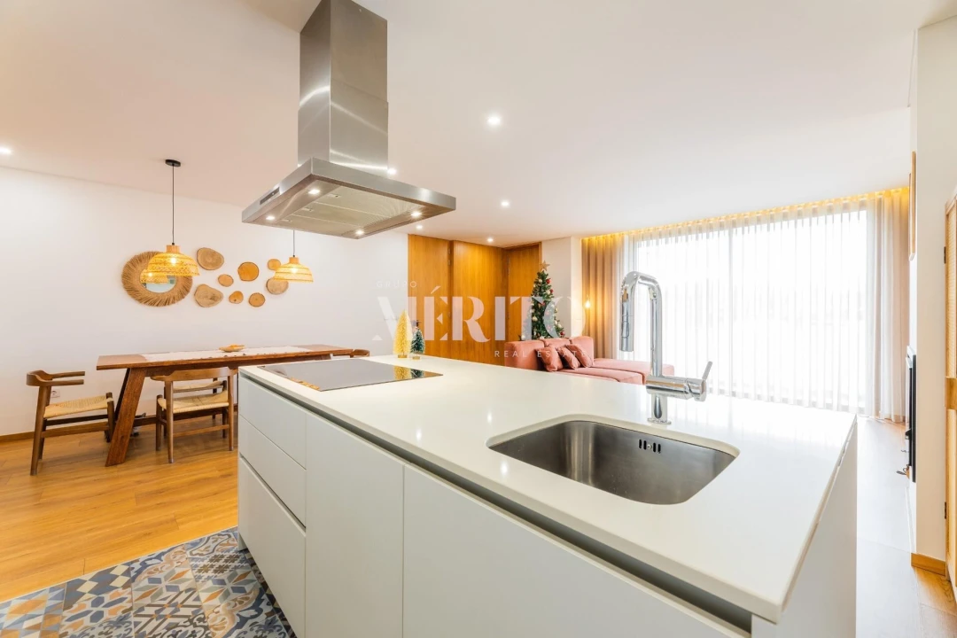 Moradia T3 para Venda em Manhente Foto 4