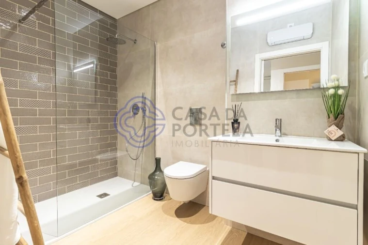 Apartamento T2 para Venda em Freamunde Foto 24