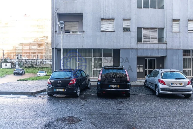 Apartamento T2 para Venda em Freamunde Foto 51