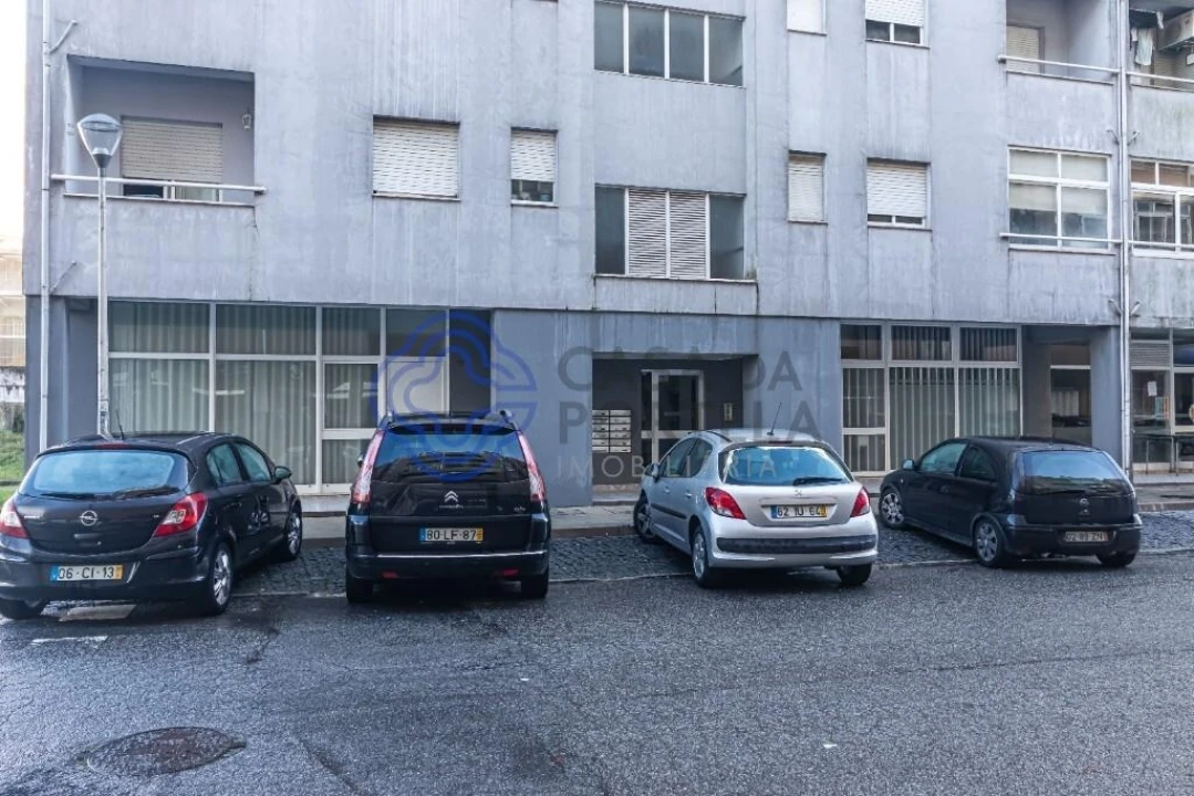 Apartamento T2 para Venda em Freamunde Foto 52