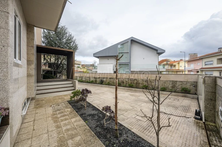 Moradia T3 para Venda em Rio Tinto Foto 3