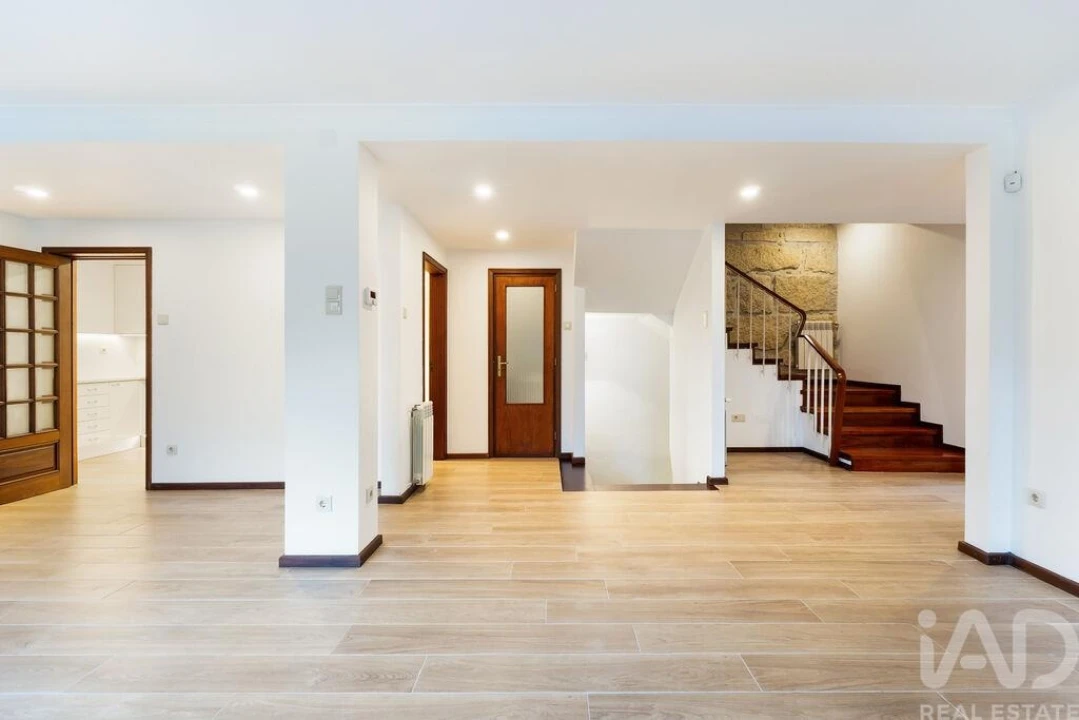 Moradia T6 para Venda em São Mamede de Infesta e Senhora da Hora Foto 6